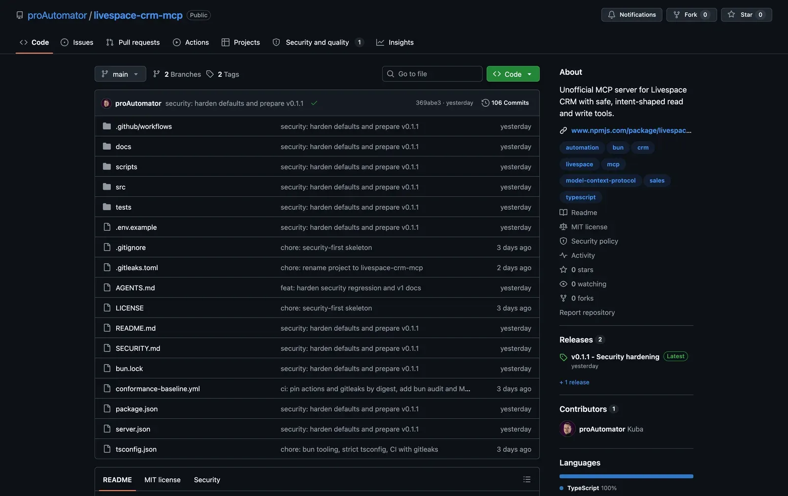 Strona repozytorium livespace-crm-mcp na GitHubie z licencją MIT, polityką bezpieczeństwa i listą plików projektu